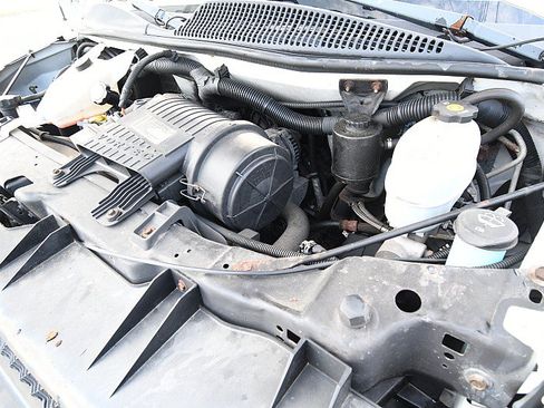 Used 2013 Chevrolet Express 3500 RWD image 21