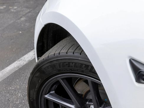 Used 2021 Tesla Model 3 Long Range AWD/4WD image 5