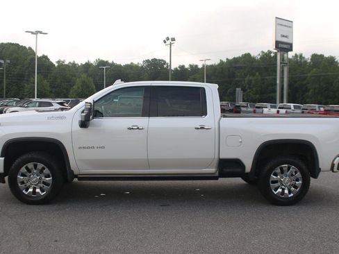 Used 2023 Chevrolet Silverado 2500 High Country AWD/4WD image 4