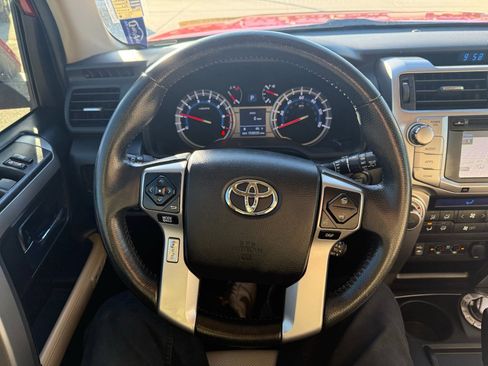 Used 2014 Toyota 4Runner Limited image 11