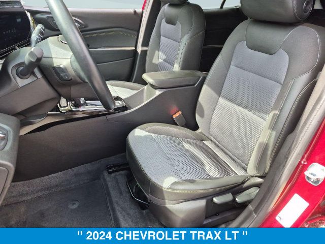 Used 2024 Chevrolet Trax LT w/ Driver Confidence Package FWD image 13
