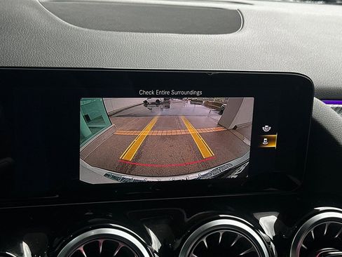 Certified 2022 Mercedes-Benz GLA 250 image 17