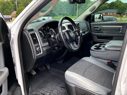 Used 2019 RAM 1500 Big Horn AWD/4WD image 12