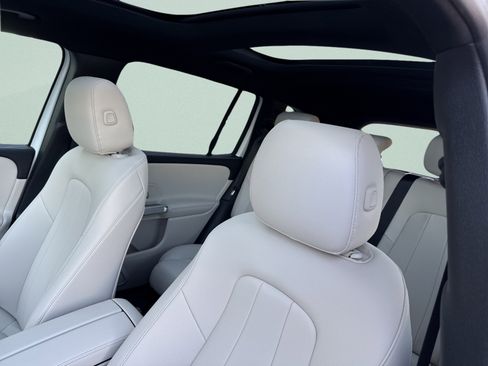 Certified 2026 Mercedes-Benz GLB 250 image 21