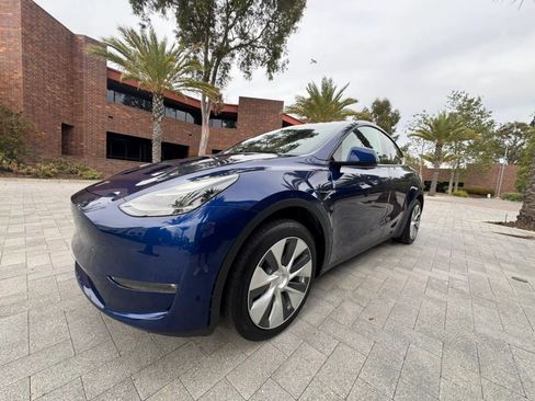 Used 2023 Tesla Model Y Long Range AWD/4WD image 10