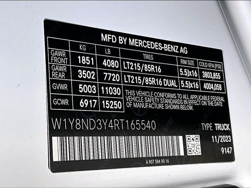 Used 2024 Mercedes-Benz Sprinter 3500 image 33