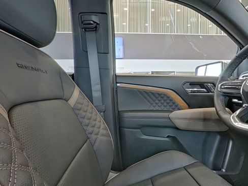 New 2026 GMC Canyon Denali AWD/4WD image 34