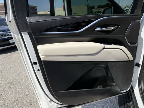 Used 2021 Cadillac Escalade ESV Sport w/ Driver Assist Tech Package AWD/4WD image 21