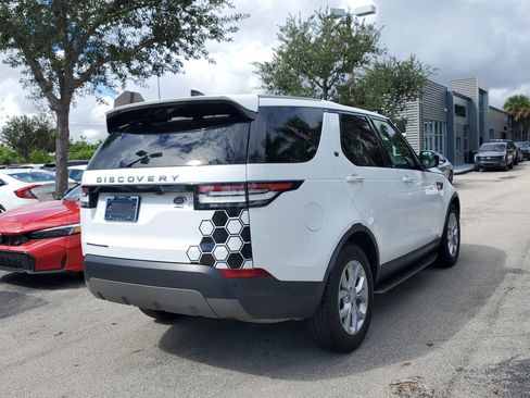 Used 2019 Land Rover Discovery SE image 6