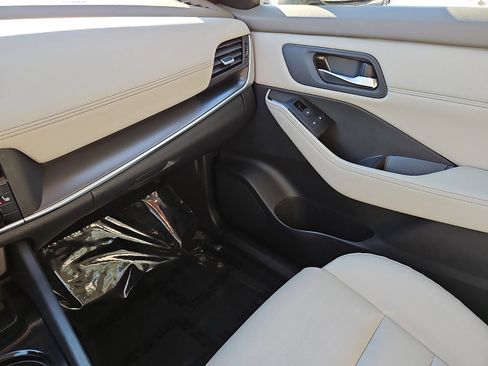 Certified 2023 Nissan Rogue SV w/ SV Premium B Package image 24