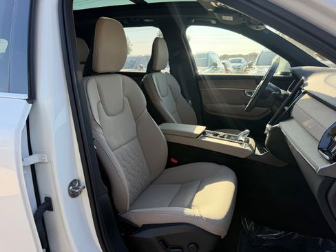 Certified 2026 Volvo XC90 B6 Plus AWD/4WD image 10