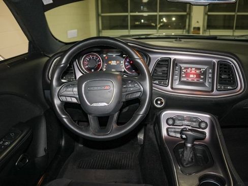Used 2017 Dodge Challenger SXT w/ Driver Convenience Group image 8