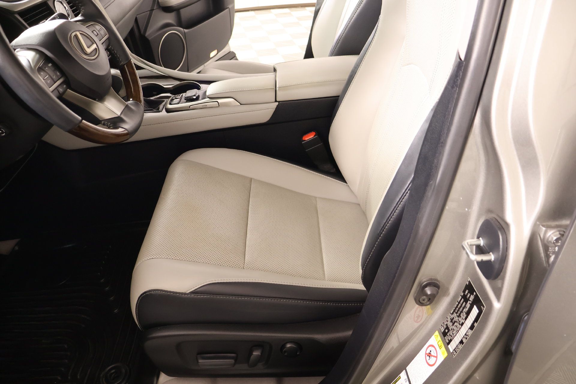 Used 2018 Lexus RX 350 FWD w/ Premium Package image 12