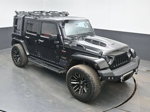 Used 2016 Jeep Wrangler Unlimited Sahara w/ Max Tow Package AWD/4WD image 13