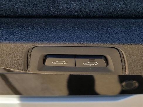 Used 2024 BMW X7 xDrive40i w/ Premium Package image 10