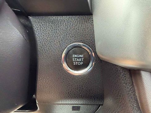 Used 2016 Toyota Highlander Limited AWD/4WD image 28