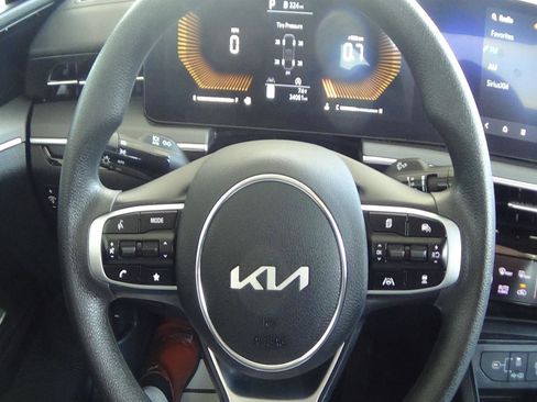 Used 2025 Kia K5 LXS FWD image 17