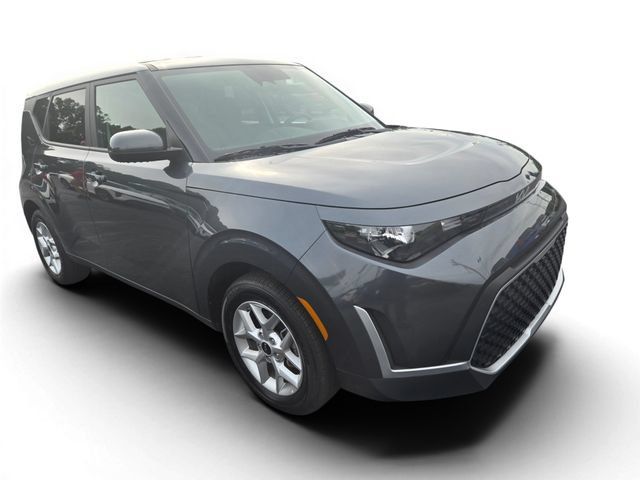 Used 2025 Kia Soul LX w/ LX Technology Package FWD image 1
