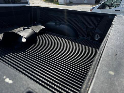 Used 2018 RAM 1500 Classic SLT AWD/4WD image 10
