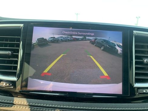 Used 2025 Chrysler Pacifica Limited FWD image 31