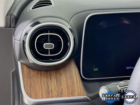 Certified 2024 Mercedes-Benz GLC 300 image 11