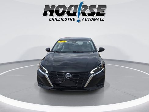 Used 2025 Nissan Altima 2.5 SV FWD image 3