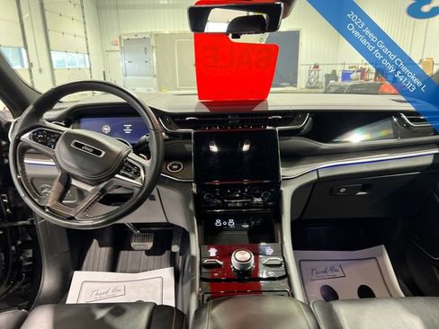 Used 2023 Jeep Grand Cherokee L Overland w/ Advanced Protech Group III image 14