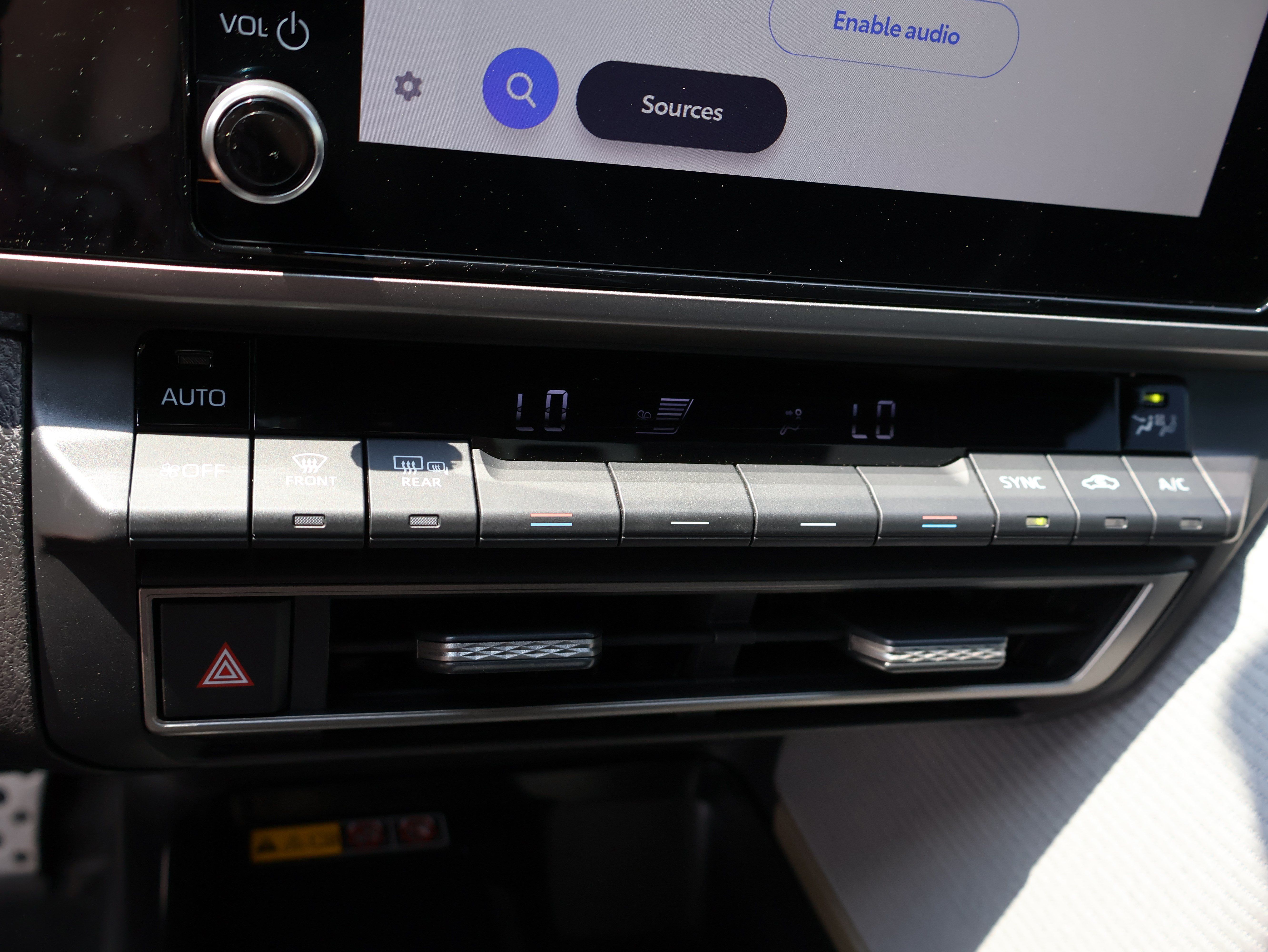 Used 2025 Toyota Camry SE FWD image 21