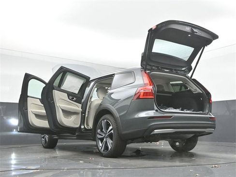 New 2026 Volvo V60 B5 Cross Country Plus w/ Protection Package Premier image 56