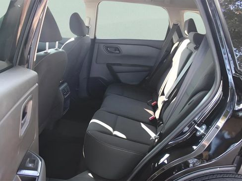 Used 2024 Nissan Rogue S image 12