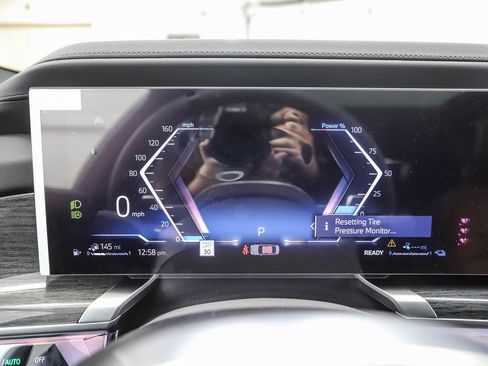 Used 2026 BMW 750e xDrive image 12