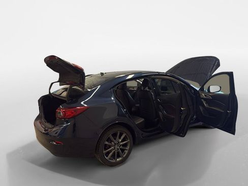 Used 2018 MAZDA MAZDA3 Touring FWD image 14