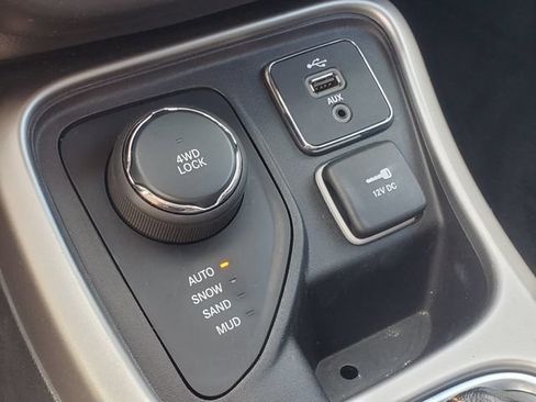 Used 2017 Jeep Compass Latitude w/ Popular Equipment Group AWD/4WD image 24
