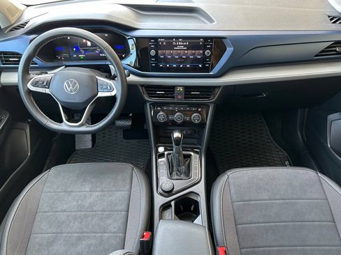 Used 2024 Volkswagen Taos SE AWD/4WD image 13