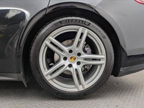 Used 2018 Porsche Panamera image 28