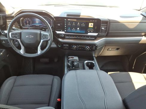 Used 2025 Chevrolet Silverado 1500 LT Trail Boss w/ Convenience Package II AWD/4WD image 7