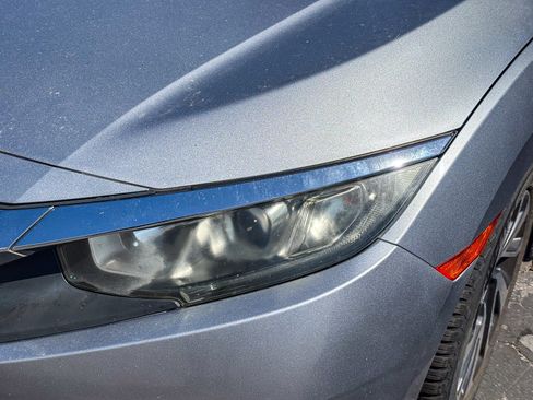 Used 2017 Honda Civic EX image 8