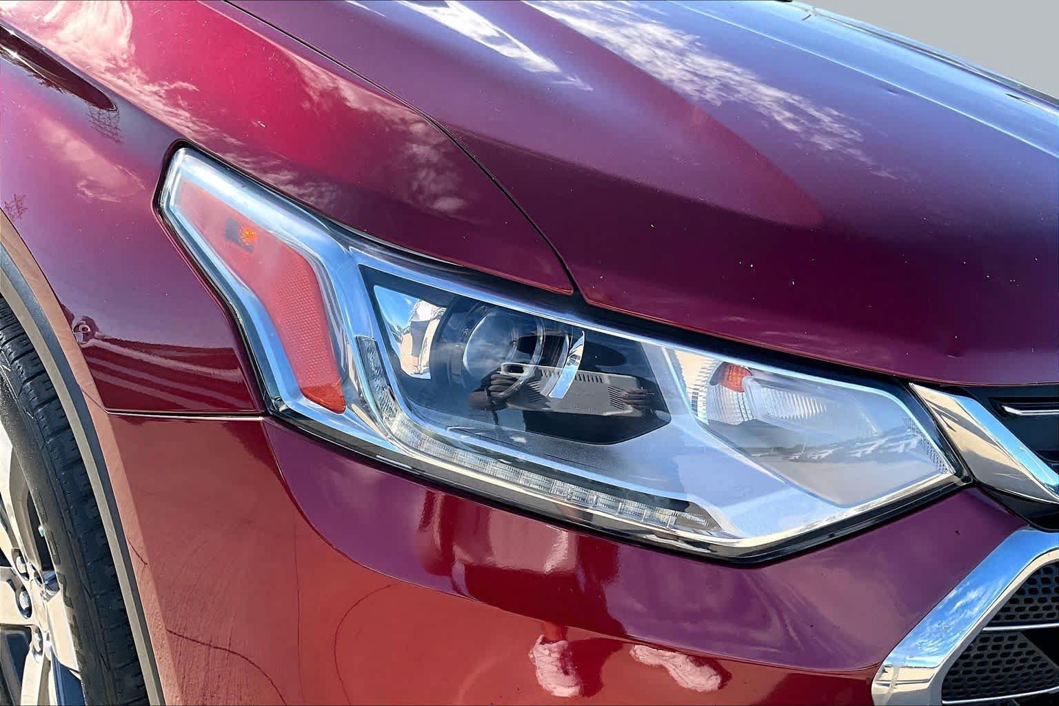 Used 2020 Chevrolet Traverse LT w/ LT Premium Package FWD image 25