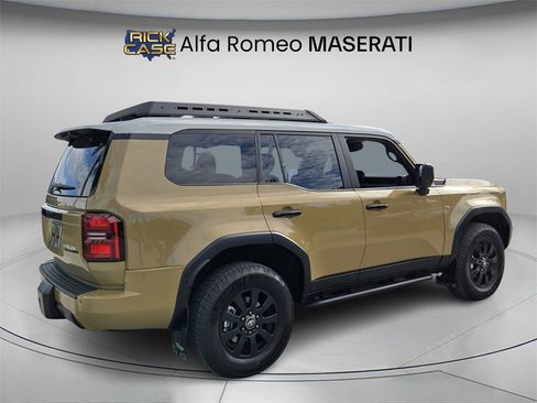 Used 2024 Toyota Land Cruiser image 6