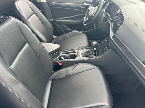 Used 2019 Volkswagen Jetta SEL w/ Cold Weather Package FWD image 18
