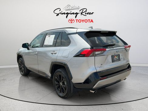 Used 2022 Toyota RAV4 SE w/ SE Grade Weather Package AWD/4WD image 5