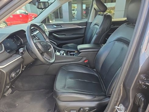 Used 2022 Jeep Grand Cherokee L Limited image 13