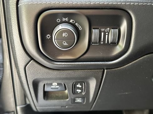 Used 2022 RAM 1500 Limited AWD/4WD image 27
