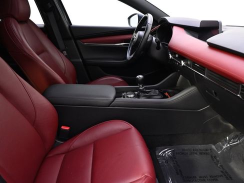 Used 2020 MAZDA MAZDA3 Hatchback w/ Premium Package image 16