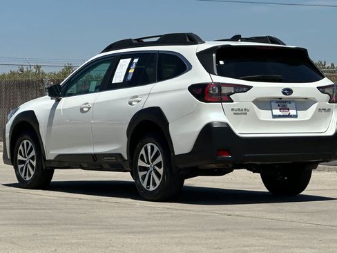 Used 2024 Subaru Outback Premium AWD/4WD image 5