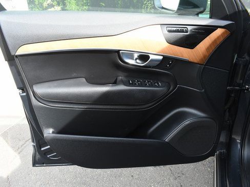 Used 2021 Volvo XC90 T5 Momentum w/ Advanced Package image 13