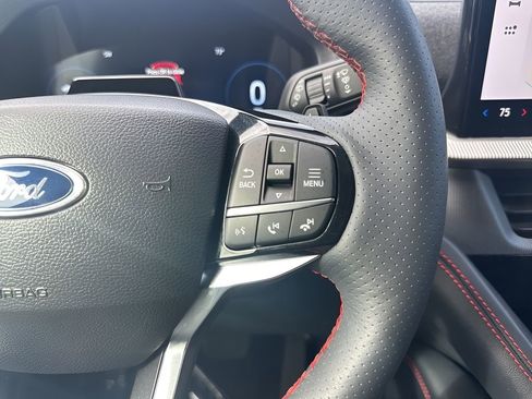 Used 2025 Ford Explorer ST image 19