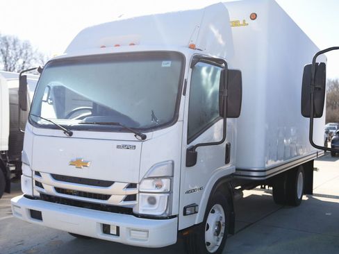 New 2025 Chevrolet Low Cab Forward image 3