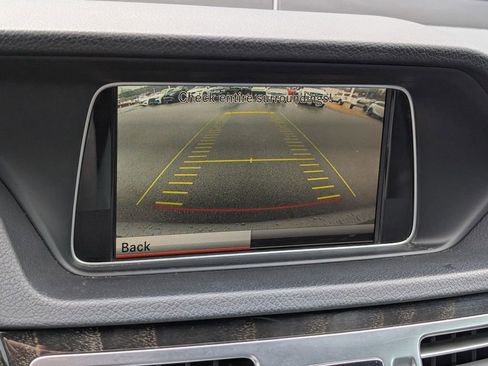 Used 2015 Mercedes-Benz E 350 4MATIC Sedan image 9