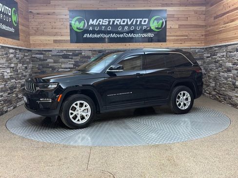 Used 2023 Jeep Grand Cherokee Limited w/ Luxury Tech Group II image 5